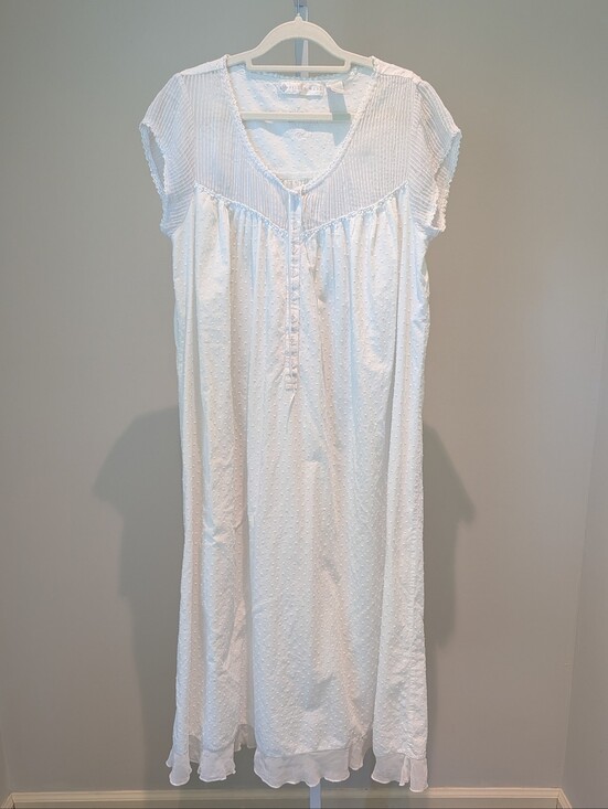 Eileen West Other - VTG Eileen West Nightgown Nap Dress Traditional Swiss Dot Ruffle Cottagecore S